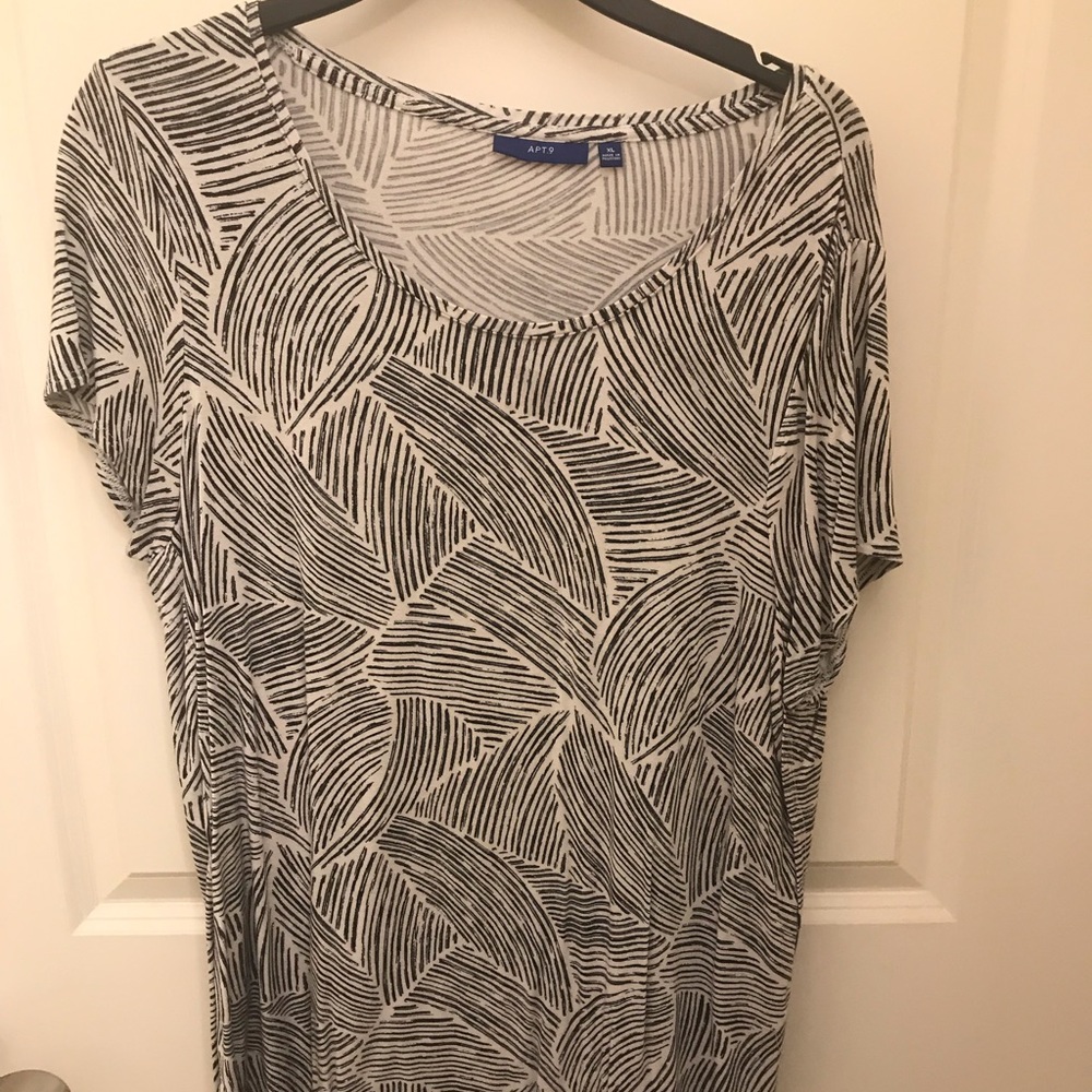 Women’s casual career tee